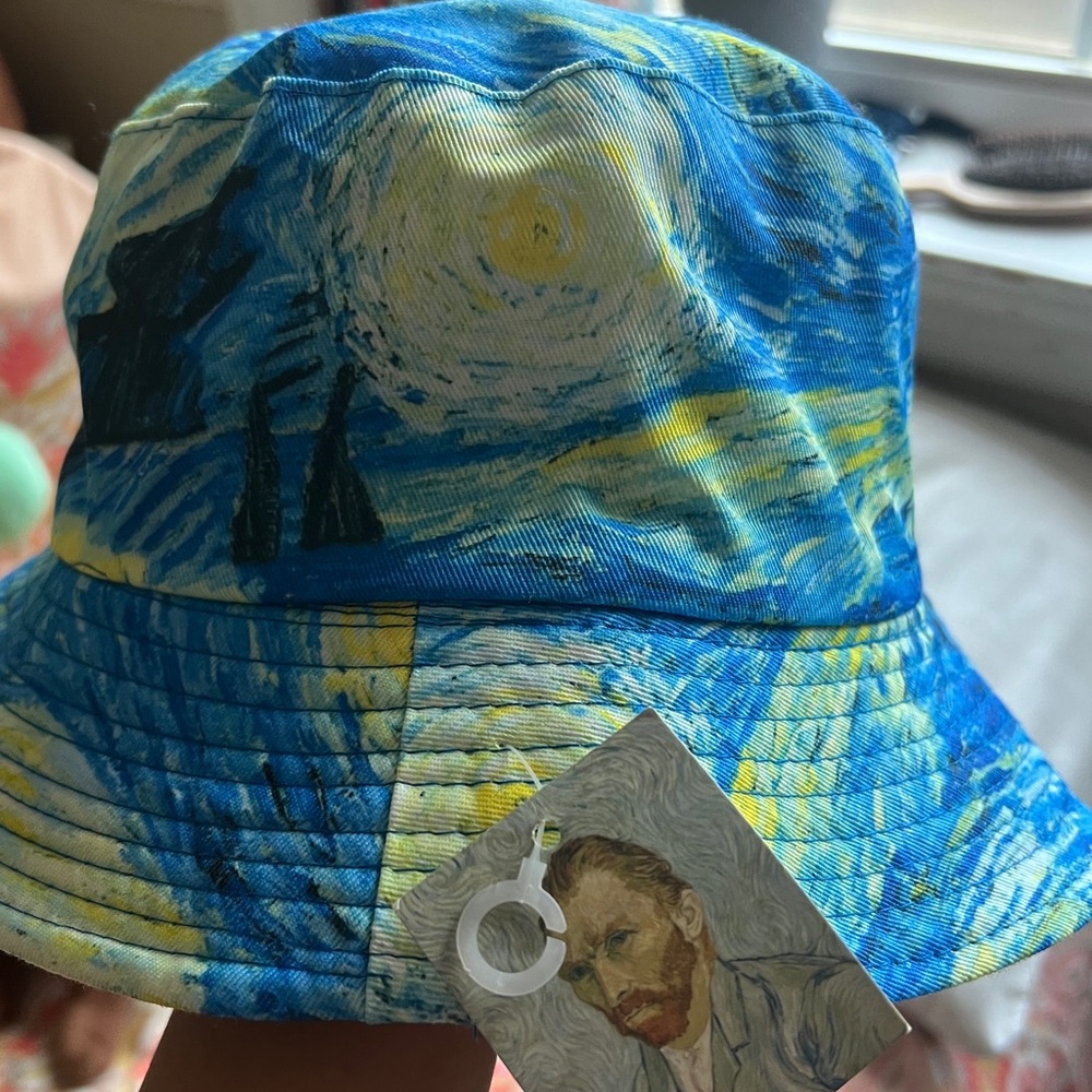 Van Gogh bucket hat never used